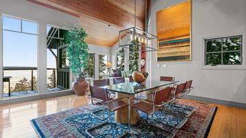 Condo, 3 Bedrooms | Dining