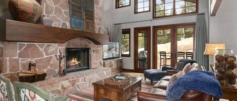 Condo, 4 habitaciones | Interior