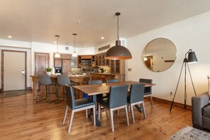 Condo, 1 habitación | Restaurantes