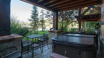 Condo, 1 Bedroom | Outdoor dining