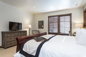 Condo, 2 Bedrooms | 2 bedrooms, iron/ironing board, free WiFi