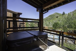 Bloc d'apartaments, 3 dormitoris | Banyera d'hidromassatge a l'aire lliure