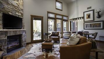 Condo, 3 Bedrooms | Living area | Smart TV