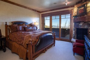Condo, 3 Bedrooms