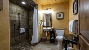 Studio, 1 slaapkamer | Badkamer | Handdoeken, shampoo
