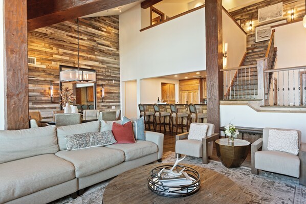 Condo, 5 Bedrooms | Living area | Smart TV