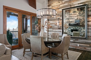 Condo, 5 Bedrooms | Interior