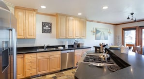 Condo, 4 Bedrooms | Private kitchen
