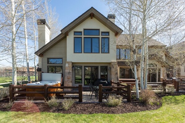 Condo, 4 Bedrooms | Terrace/patio - Deer Lake Village at Deer Valley Resort - Four Bedroom Condo with Hot Tub #2477 4 Condo (Park City)