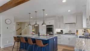 Rumah, 6 kamar tidur | Dapur pribadi | Mesin pembuat kopi/teh, lemari es, oven, dan pemanggang roti