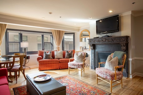 Condo, 1 Bedroom | Living area