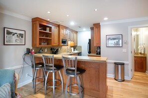 Condo, 1 Bedroom | Private kitchen