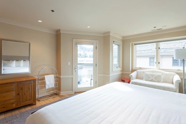 Condo, 1 Bedroom | 1 bedroom, iron/ironing board, free WiFi