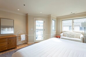 Condo, 1 Bedroom | 1 bedroom, iron/ironing board, free WiFi