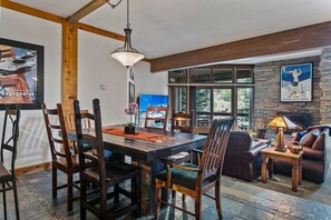 Condo, 2 Bedrooms | Dining