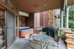 Condo, 2 habitaciones | Restaurante al aire libre