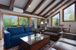 شقة - غرفتا نوم | منطقة المعيشة | تلفزيون ذكي