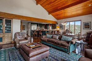 Condo, 4 Bedrooms | Living area