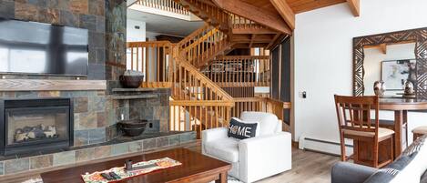 Condo, 4 Bedrooms | Living area | Smart TV