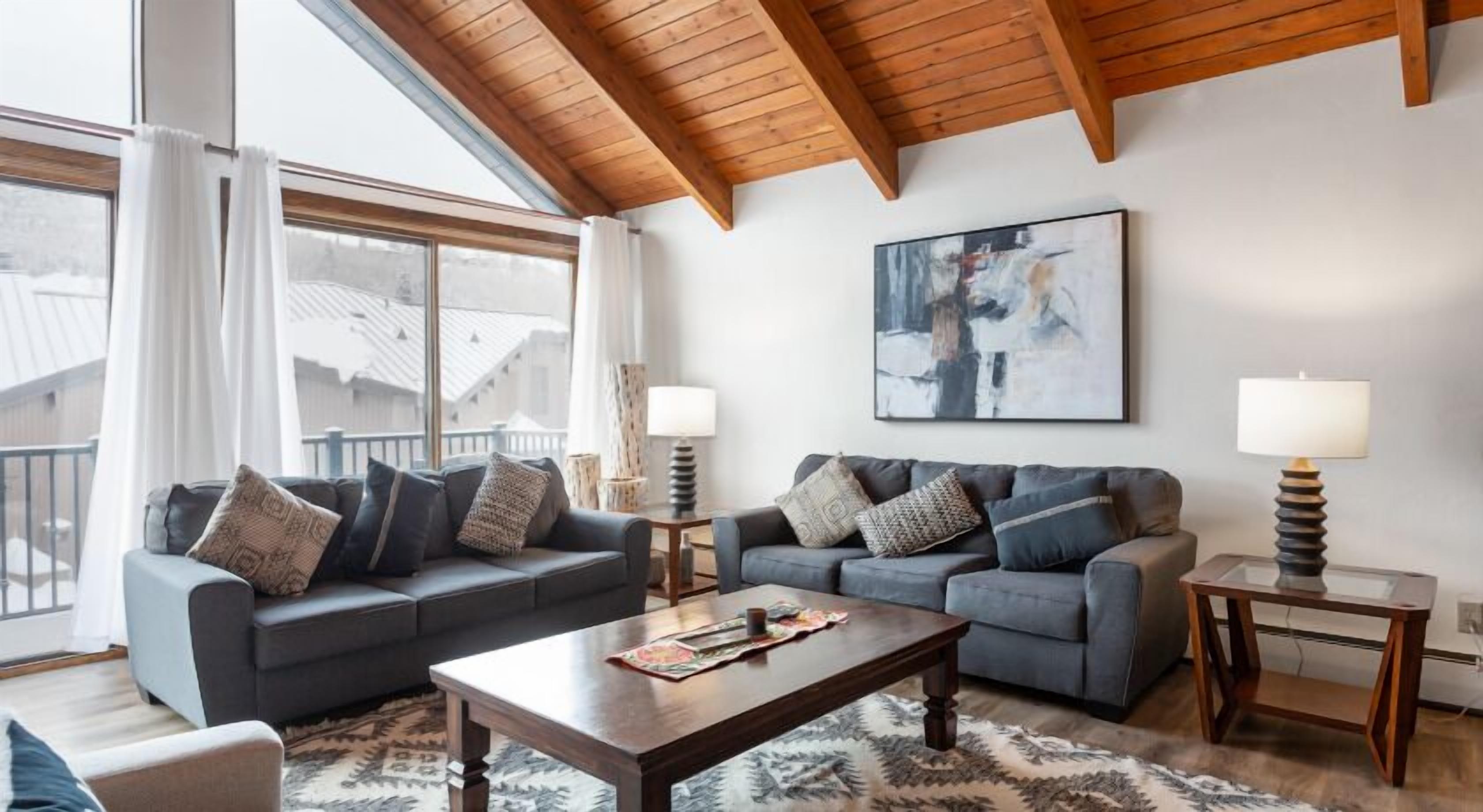 Condo, 4 Bedrooms | Living area
