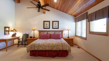 Condo, 3 Bedrooms | 3 bedrooms, iron/ironing board, free WiFi