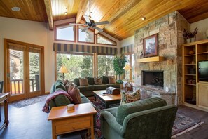 Condo, 3 Bedrooms | Living area | Smart TV