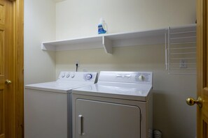 Condo, 3 Bedrooms | Interior