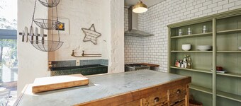 Host Stay The Artist s House