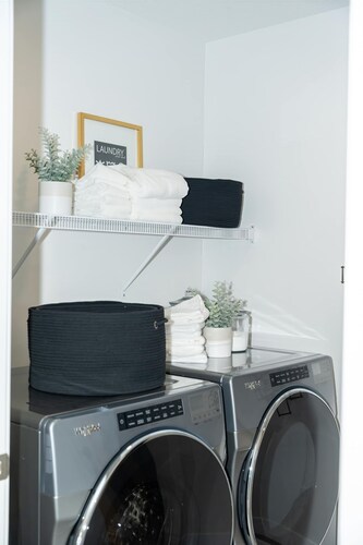 Strawberry Fields 4BD Family Movie Room Office