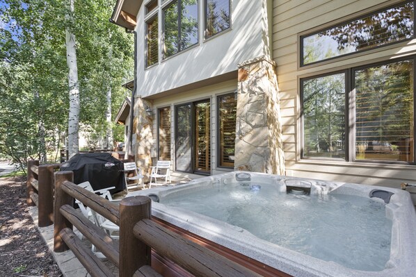 Condo, 4 Bedrooms | Outdoor spa tub