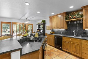 Condo, 4 Bedrooms | Private kitchen | Fridge, oven, coffee/tea maker, toaster - Deer Lake Village at Deer Valley Resort - Four Bedroom Condo with Hot Tub #2478 4 Condo (Park City)