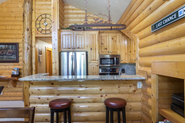 Condo, 2 Bedrooms | Private kitchen | Fridge, oven, coffee/tea maker, toaster