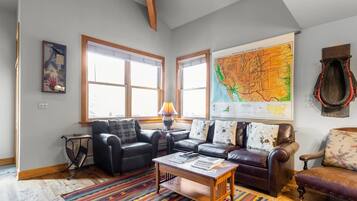 Huoneisto, 2 makuuhuonetta | Oleskelualue | Älytelevisio