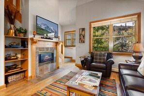 Condo, 2 Bedrooms | Living area | Smart TV