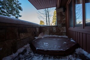 Condo, 3 Bedrooms | Property grounds