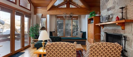 Condo, 3 Bedrooms | Living area | Smart TV