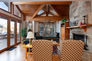 Condo, 3 Bedrooms | Living area