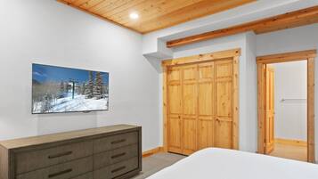 Condo, 1 Bedroom | 1 bedroom, free WiFi