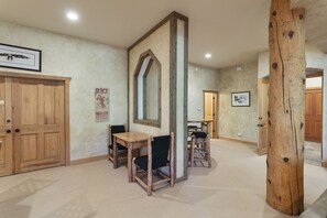 Condo, 4 Bedrooms | Interior