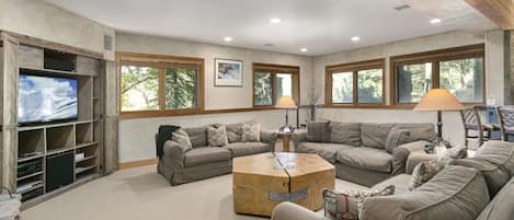 Appart'hôtel, 4 chambres | Coin séjour