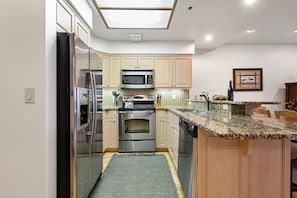 Condo, 1 Bedroom | Private kitchen