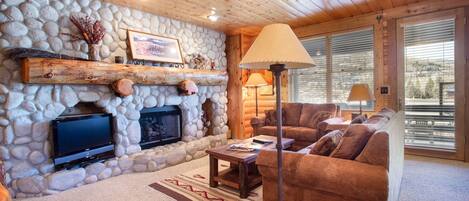 Condo, 2 Bedrooms | Living area