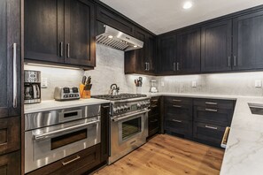 Private kitchen - Queen Esther at Deer Valley Resort - Four Bedroom Condo with Hot Tub #2348 4 Condo (Park City)