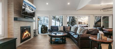 Condo, 4 Bedrooms | Interior