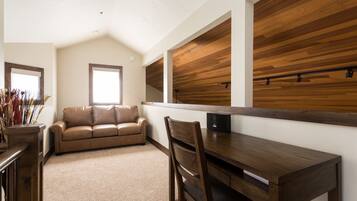 Condo, 2 Bedrooms | Interior