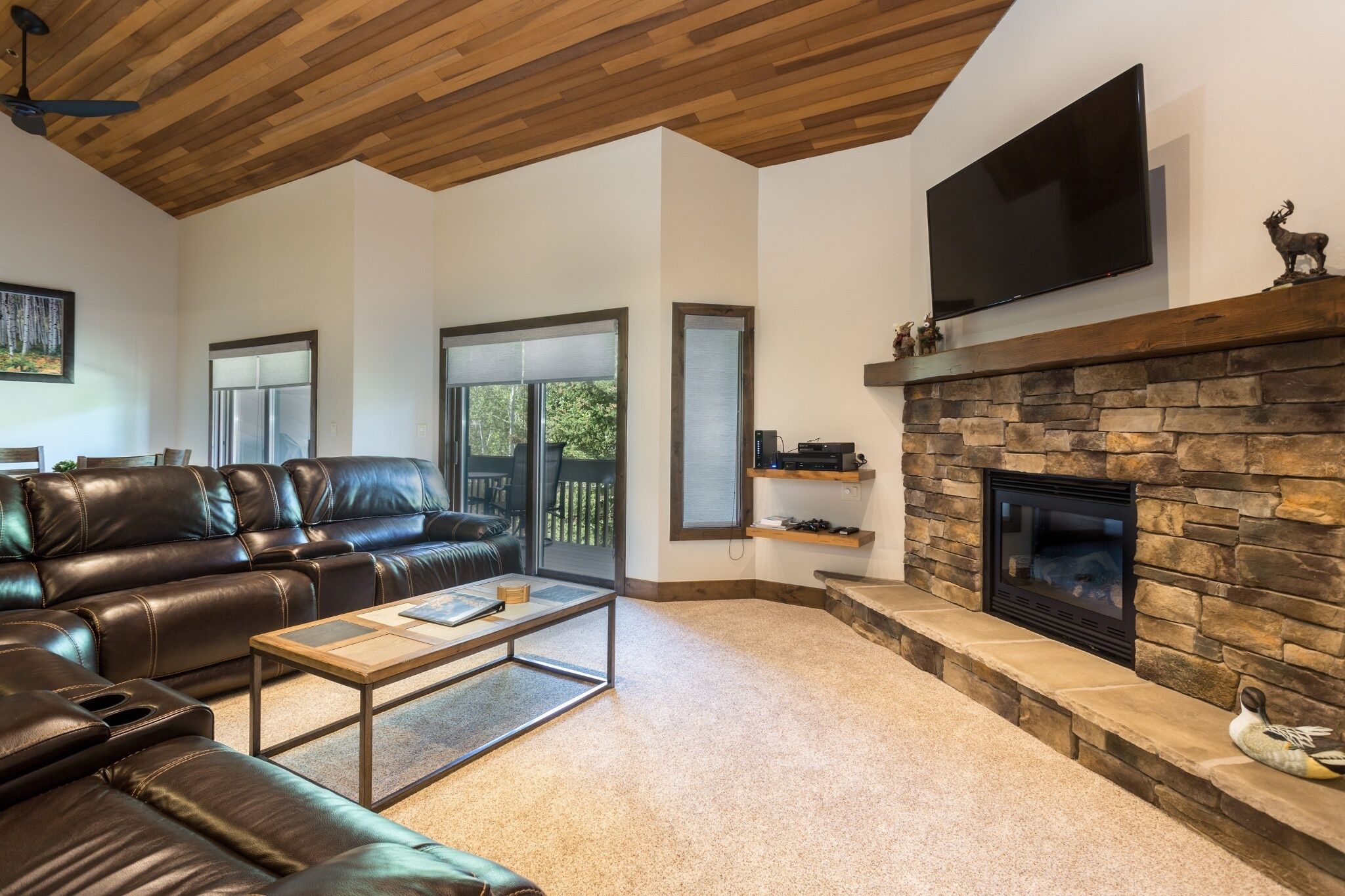 Condo, 2 Bedrooms | Living area