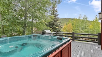 Condo, 4 Bedrooms | Outdoor spa tub