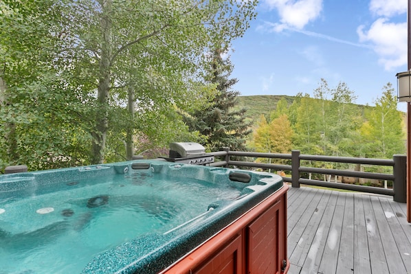 Condo, 4 Bedrooms | Outdoor spa tub