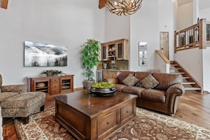 Condo, 4 Bedrooms | Living area
