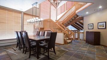 Condo, 4 Bedrooms | Dining